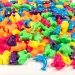 PlayBox: Buntes Tierperlen-Set mit verschiedenen fädelbaren Tieren, 250-teiliges Paket